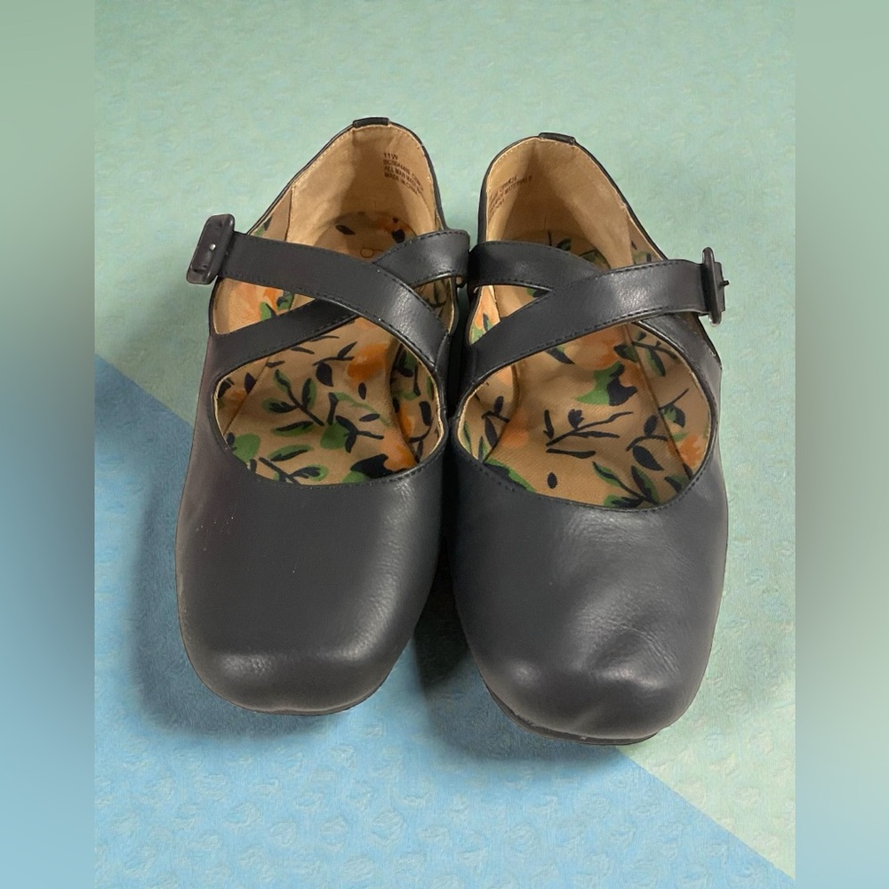 B.O.C by Born Paris Black Mary Jane Flats Women’s Size 11W